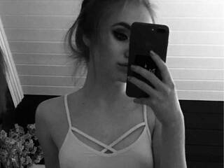 Еротски видео цхат SusanLyn