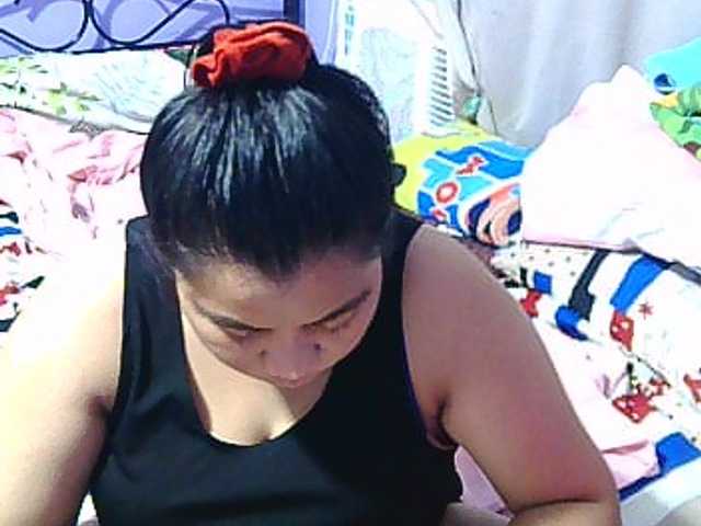 Фотографије Sweetpinay99x Not feeling well, let's just talk, chill and listen to music. #chill #pinay #chatting #relax #chubby #watchcam #cum