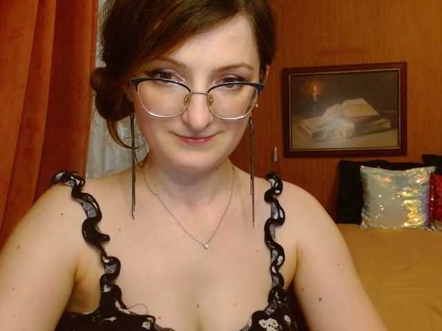 Фотографије tastyAriel Sweet and yet dang naughty ;) #innocentface #sweet #petite #glasses #fetish #natural #domina #teaser #cfmn #joi #cei #cbt #sph