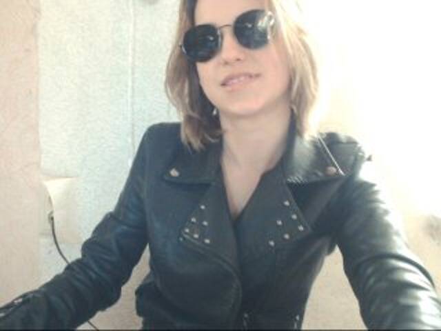 Емитовање снимка екрана PlayGirlKiss