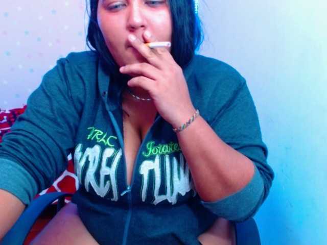 Фотографије Themistress #findom #smoke #mistress #bigboobs #sph #lovense