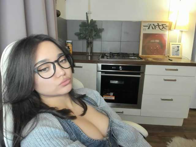 Емитовање снимка екрана Tiffffanyy