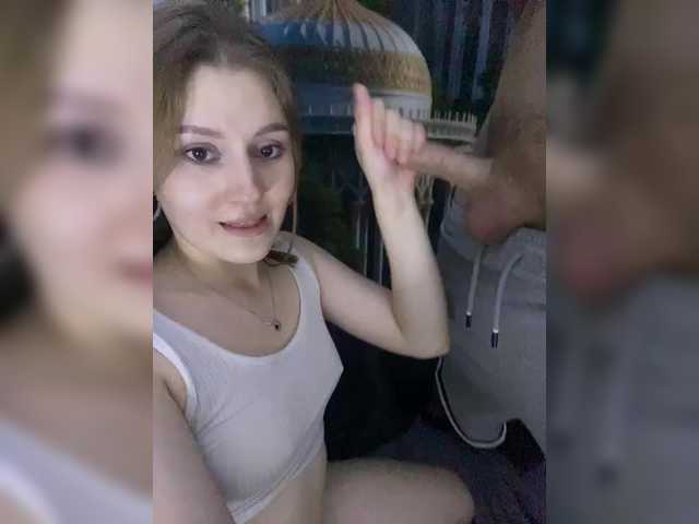 Емитовање снимка екрана Toni-and-Tanya