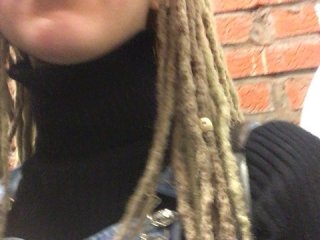 Емитовање снимка екрана TreshGirls