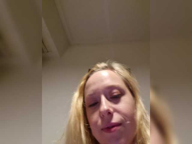Емитовање снимка екрана TrishaCute