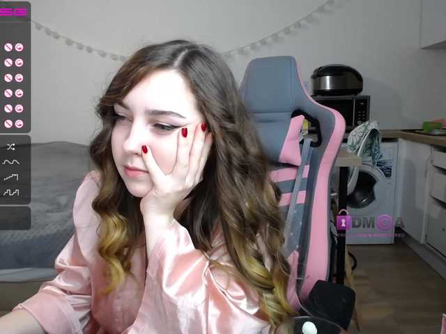 Емитовање снимка екрана TWINKLE--