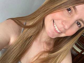 Еротски видео цхат Typhany10