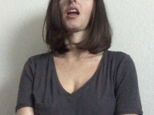 Емитовање снимка екрана uniquebrunett