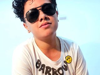 Еротски видео цхат ValentinaRamirez