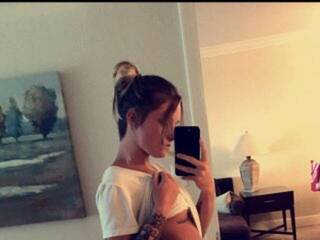 Еротски видео цхат Vanessarain23