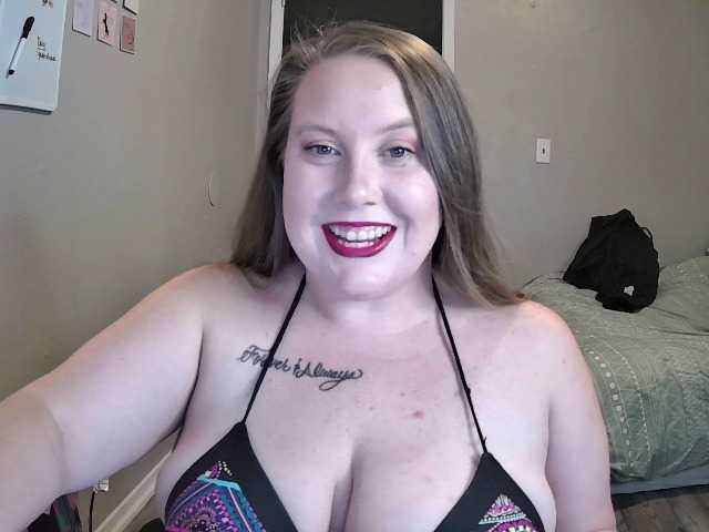 Фотографије VanessaSwayxoxo your favorite bbw reporting for duty! I can't wait to drain your balls. Help me get to my goal of 60,000 tokens by the 1st! Insta - vanessa_swayxoxo