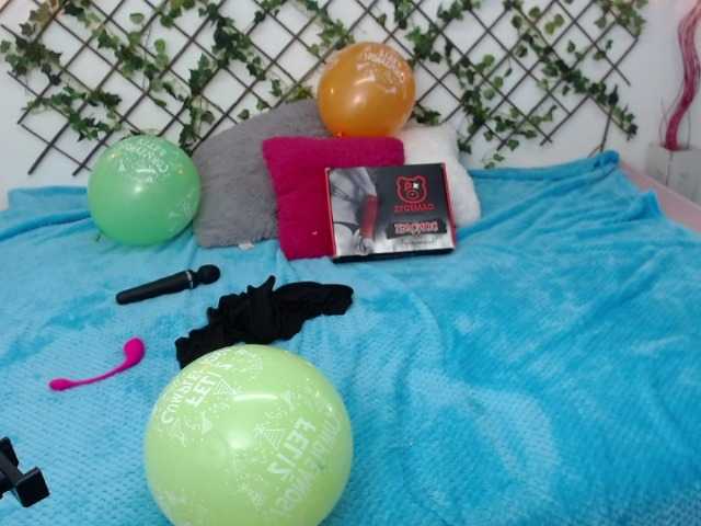 Емитовање снимка екрана vicky-hot