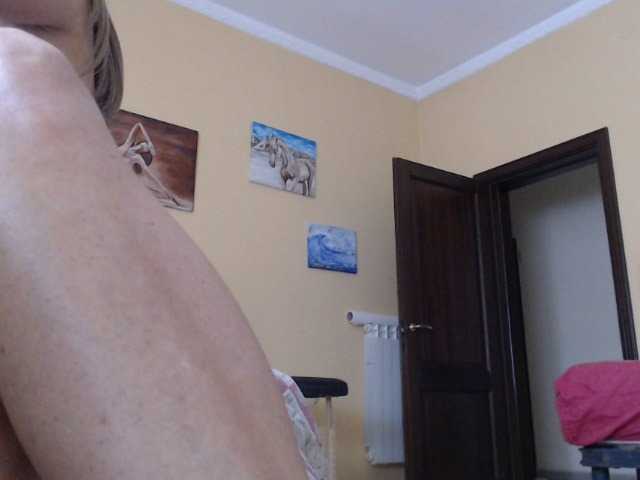 Фотографије ERR Welcome in my room . C2c only pr,boobs 20 tkn,ass 24 tkn,pussy 66 ***ass and fucking pussy in privat.