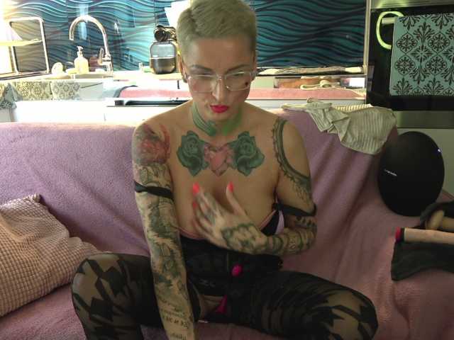 Емитовање снимка екрана VivianMoore