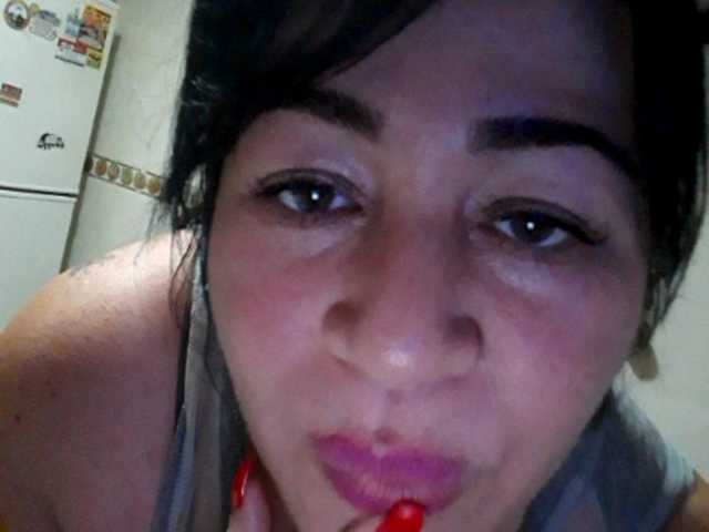 Емитовање снимка екрана WhoreHot