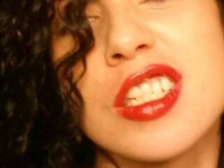 Еротски видео цхат Wildcherry89