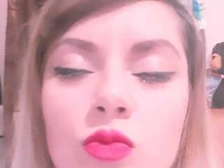 Еротски видео цхат XLiaXxx