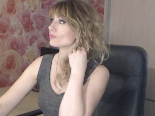 Емитовање снимка екрана RrredQueen