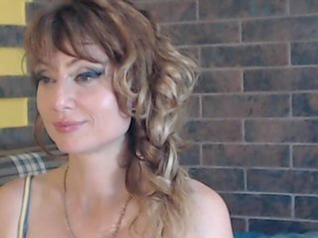 Емитовање снимка екрана RrredQueen