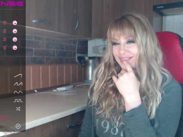 Емитовање снимка екрана RrredQueen