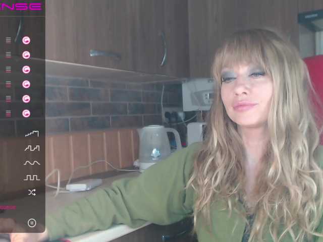 Емитовање снимка екрана RrredQueen