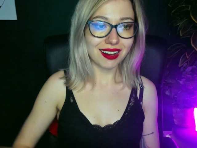 Емитовање снимка екрана xxHeidiLove