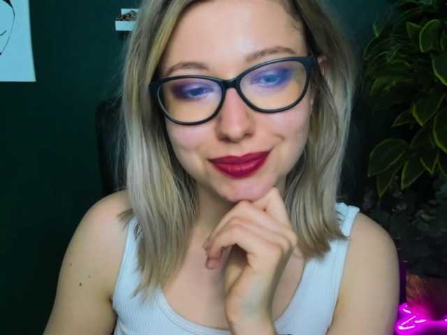 Емитовање снимка екрана xxHeidiLove
