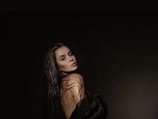 Еротски видео цхат LolaSexxx