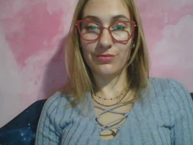 Емитовање снимка екрана YasmineKiss