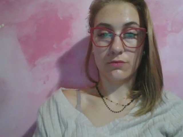 Емитовање снимка екрана YasmineKiss