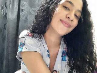 Еротски видео цхат YessiAlbani