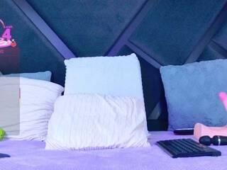 Еротски видео цхат YesyHills