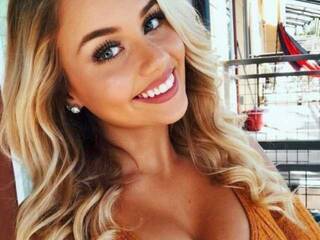 Еротски видео цхат Malyshka777