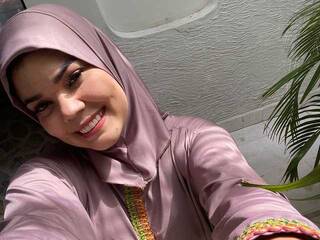 Еротски видео цхат ZareenMajluf